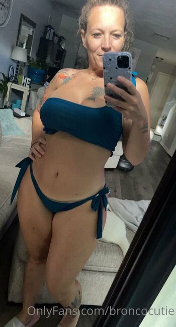 Full leaked Broncocutie private photo