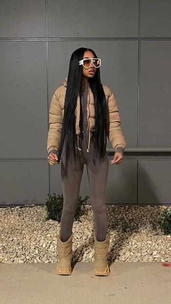 Full leaked Brown baddie private photo