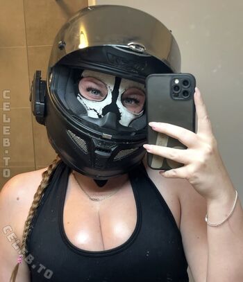 Full leaked Bruchpilotin private photo