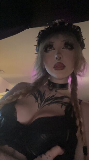 Full leaked Bruisedvioletx private photo