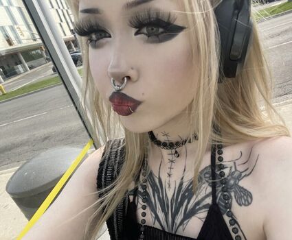 Full leaked Bruisedvioletx private photo