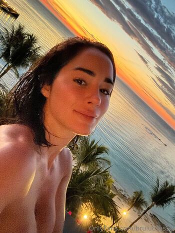 Full leaked Bruluccas private photo