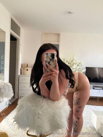 brunette.luana