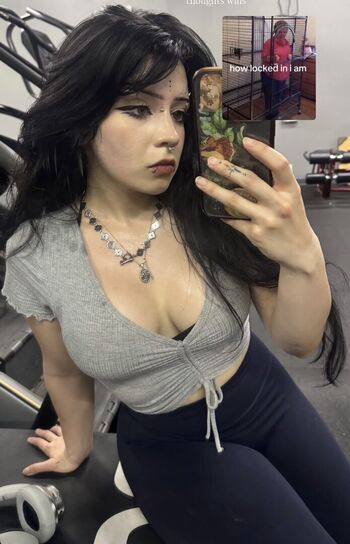 Full leaked Buffgothmom private photo