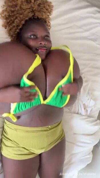Busty Vivian