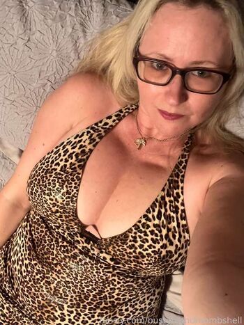 Full leaked Bustyblondmombshell private photo
