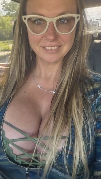 Full leaked Bustytheamazon private photo