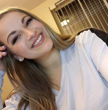 Full leaked Cadelyn takace private photo