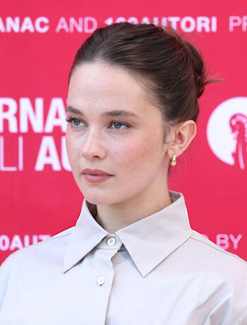 Full leaked Cailee spaeny private photo