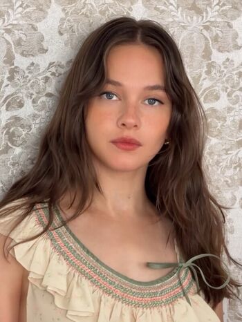 Full leaked Cailee spaeny private photo