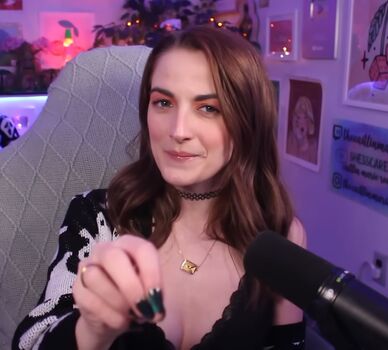 Caitlin Marie Reacts