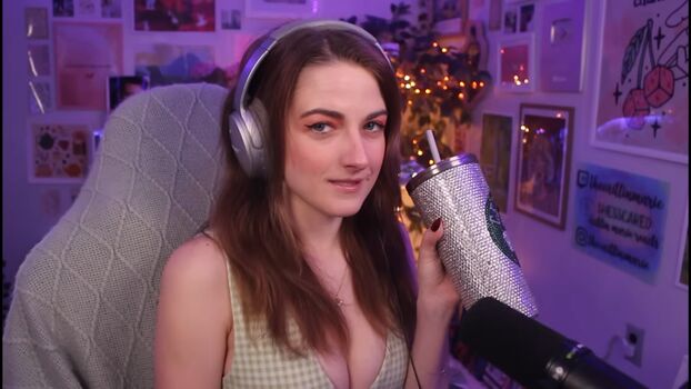 Caitlin Marie Reacts