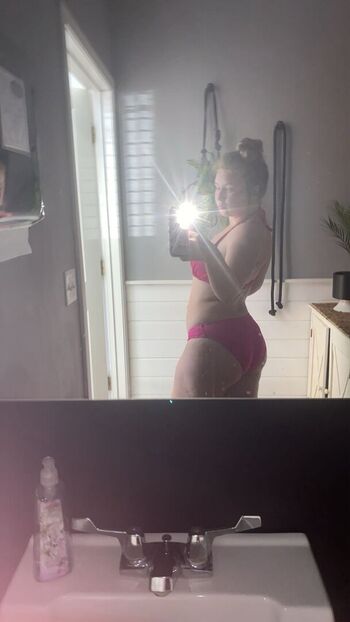 Full leaked Caitlynraww private photo