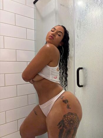 Full leaked Cakequeenmami private onlyfans photo