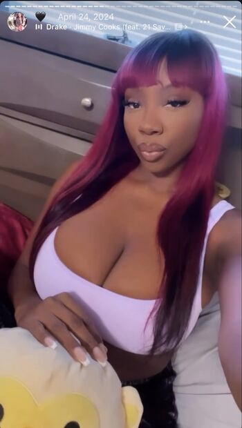 Full leaked Callmeellepls private photo