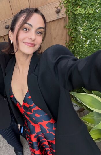 Camila Mendes