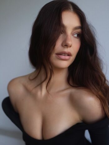 Full leaked Camila morrone private photo