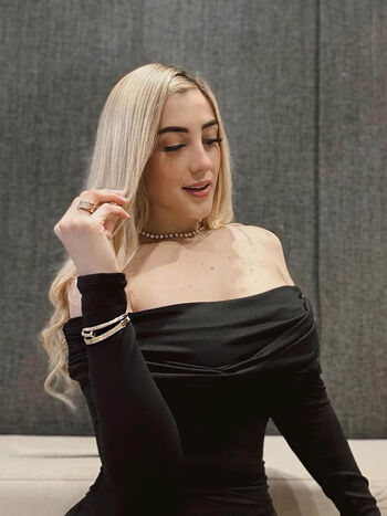 Full leaked Camilarroyav private onlyfans photo