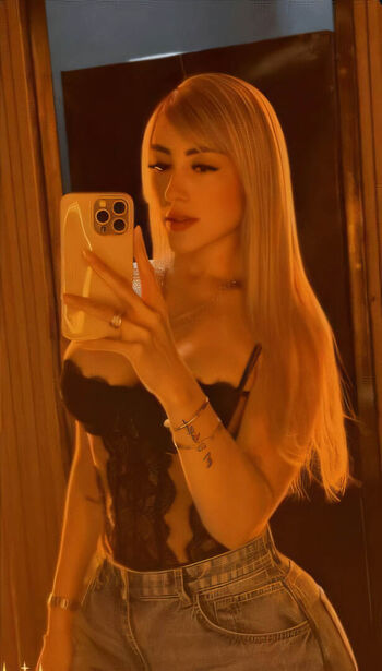 Full leaked Camilarroyav private onlyfans photo