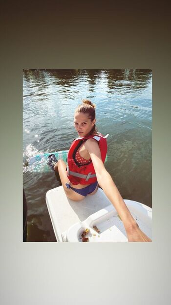 Full leaked Camille lou private photo
