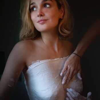 Full leaked Camille lou private photo