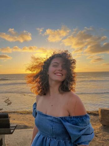Full leaked Camren bicondova private photo