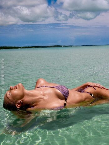 Full leaked Candice swanepoel private photo
