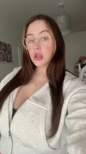 Full leaked Candicedih private photo