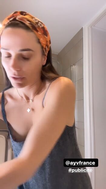 Full leaked Capucine anav page private photo