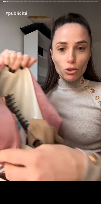 Full leaked Capucine anav private photo