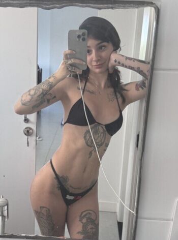 Full leaked Caputile  page private photo
