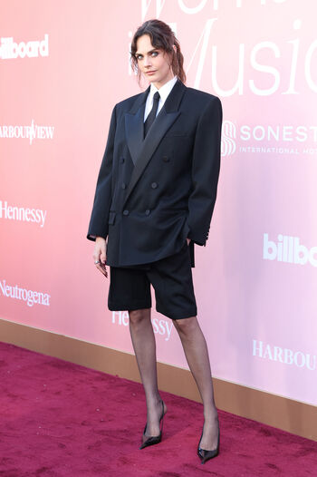 Full leaked Cara delevingne private photo