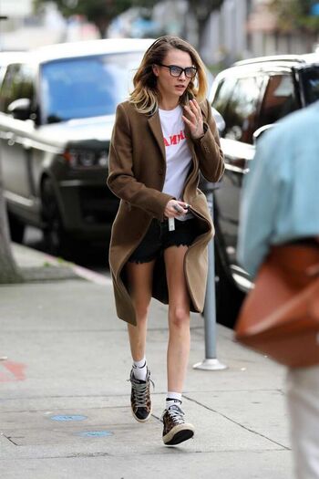 Full leaked Cara delevingne private photo