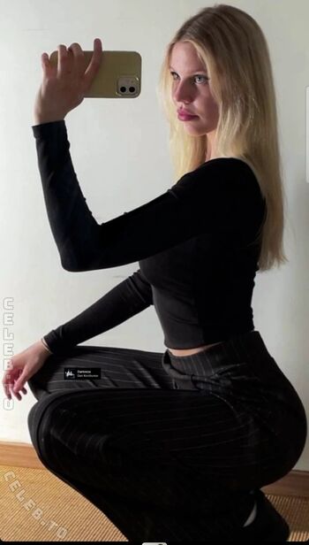 Full leaked Cara lb private onlyfans photo