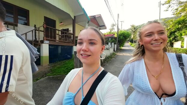 Full leaked Caramella private onlyfans photo