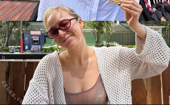 Full leaked Caramella private photo