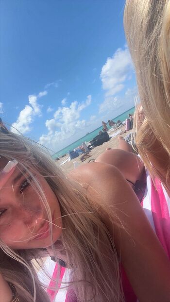 Full leaked Cararhode private onlyfans photo