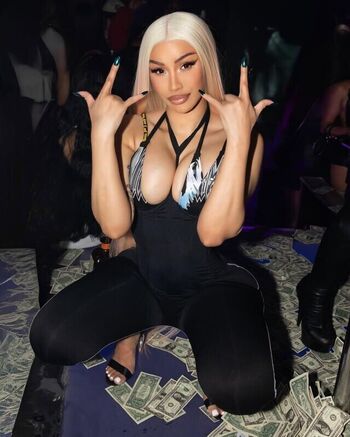 Full leaked Cardi b private photo