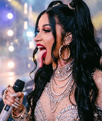 Full leaked Cardi b private photo