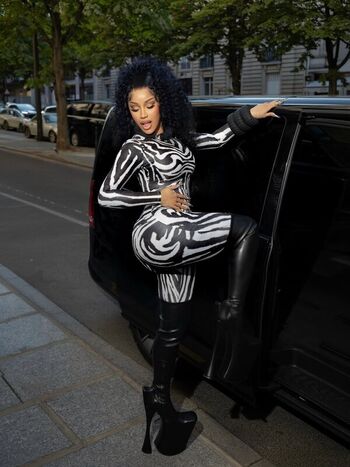 Full leaked Cardi b  page private photo