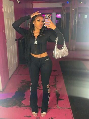 Full leaked Carenavonchae page private photo