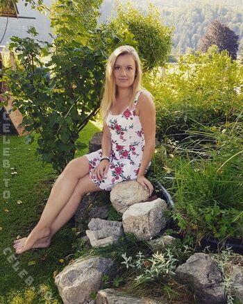 Full leaked Cari ina private onlyfans photo