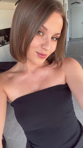 Full leaked Carla lazzari page private photo