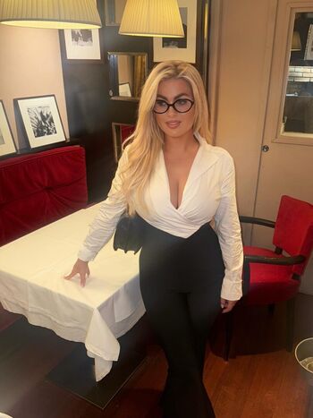 Full leaked Carla moreau private onlyfans photo