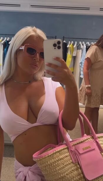 Full leaked Carla moreau private photo