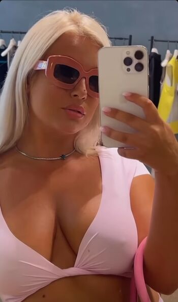 Full leaked Carla moreau private photo