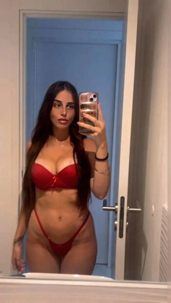 Full leaked Carlatiinaa private photo