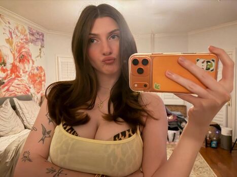 Full leaked Carly coplin private photo
