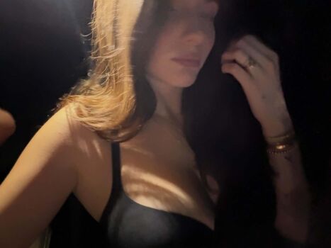 Full leaked Carly coplin private photo