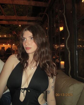 Full leaked Carly coplin private photo